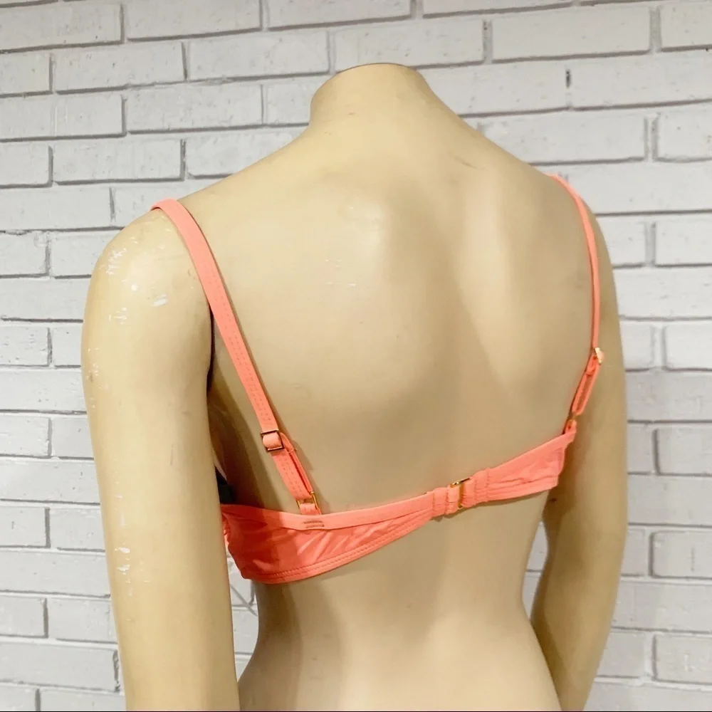 La Blanca Island Goddess‎ Twist Front Crossback Top